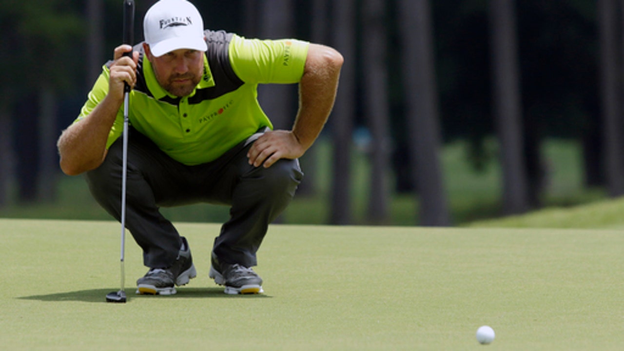 Chad Collins misses 59 chance, parring final 2 holes for 60